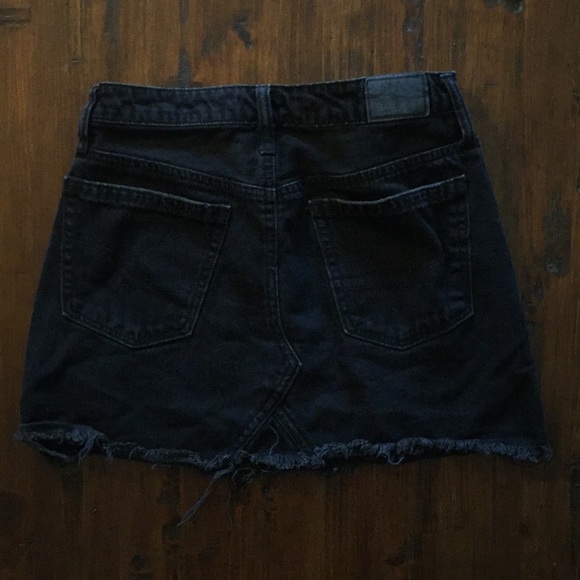 American Eagle Distressed Mini Skirt - Picture 2 of 3